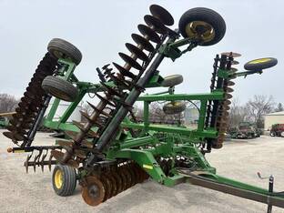 2004 John Deere 637W