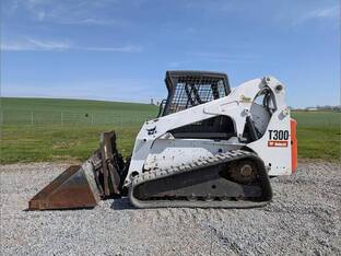 2010 Bobcat T300