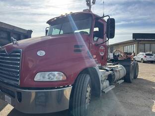 2016 Mack PINNACLE CXU613