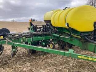 John Deere 1770