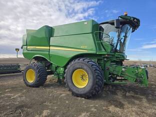 2017 John Deere S670