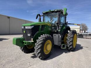 2022 John Deere 7R 210