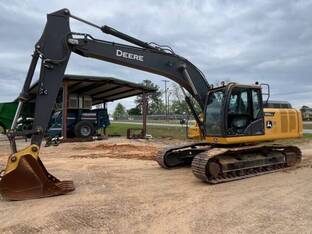 2022 John Deere 210G LC