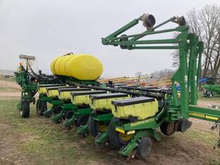 2002 John Deere 1770NT