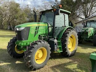 2022 John Deere 6105E