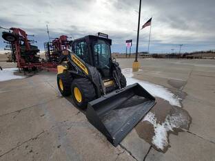 2011 New Holland L225