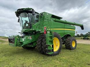 2023 John Deere S780