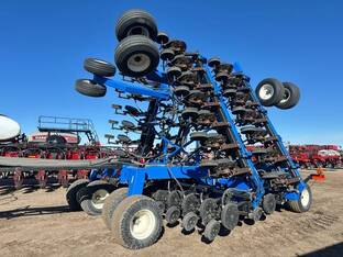 2014 New Holland P2080 Drill and P1040 Air Cart