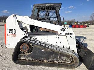 2004 Bobcat T250