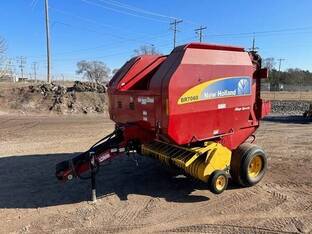 2011 New Holland BR7060