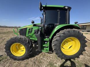 2022 John Deere 6110M