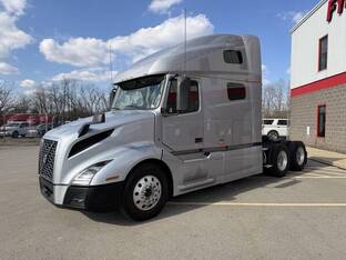 2022 Volvo VNL64T760