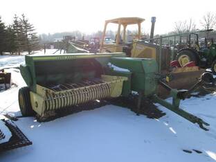 John Deere 337