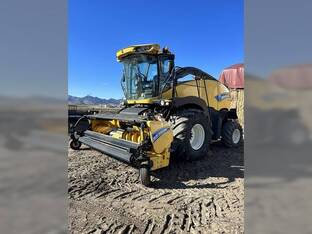 2015 New Holland FR700