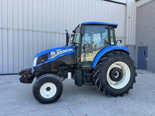 2015 New Holland T4.95