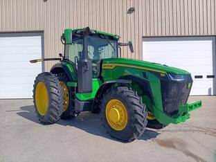 2025 John Deere 8R 250