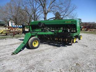 John Deere 750