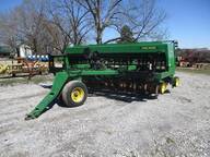 John Deere 750