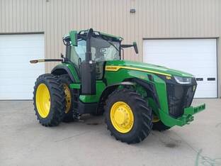 2025 John Deere 8R 250