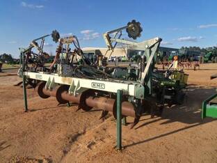 2011 John Deere 1700