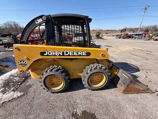 2015 John Deere 240