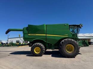 2024 John Deere S780