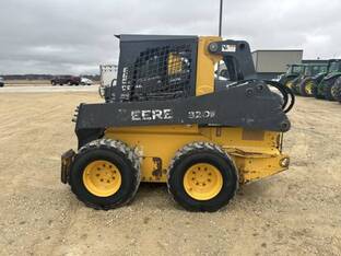 2015 John Deere 320E