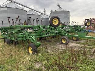 2012 John Deere 2210