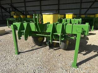 John Deere 7000