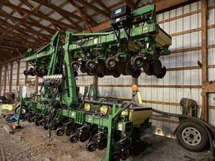 2015 John Deere 1725