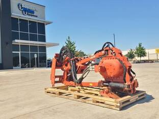 2018 Ditch Witch H832