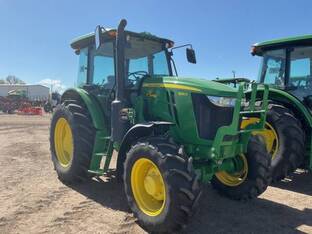 2025 John Deere 6135E
