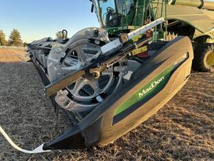 2022 MacDon Industries FD235