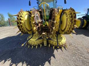 2019 John Deere 772