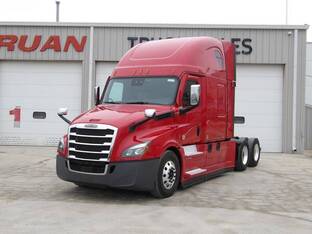 2022 Freightliner CASCADIA 126