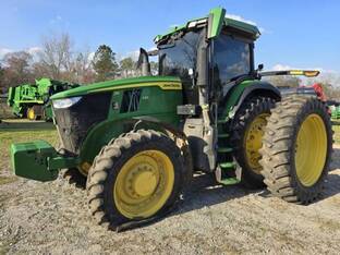 2023 John Deere 7R 230