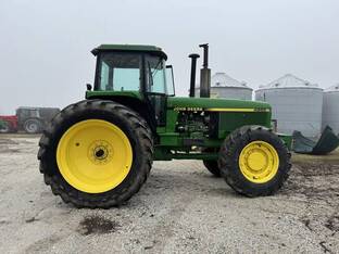 1989 John Deere 4955