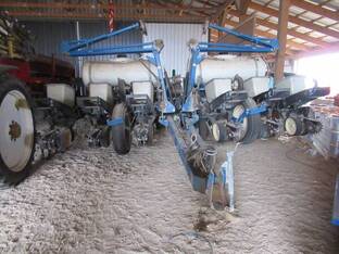 1998 Kinze 2210