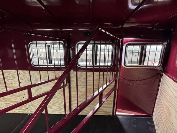 2027 Valley 6'8"x18' 12k / 7' interior / 3 horse sla