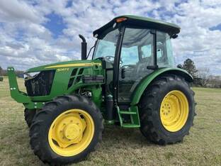 John Deere 5067E
