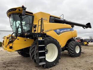2023 New Holland CR7.90 REVELATION