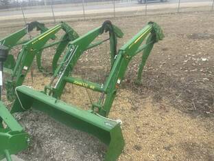 2023 John Deere 440R Loader
