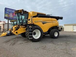 New Holland CR8.90