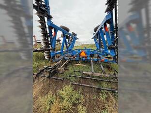 2009 Landoll 6230-33