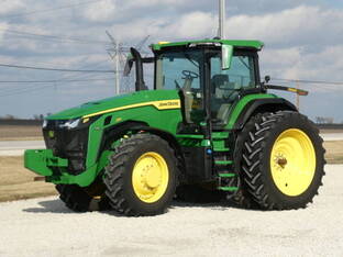 2025 John Deere 8R 250