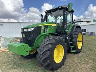 2023 John Deere 7R 230
