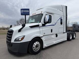 2021 Freightliner CASCADIA 126