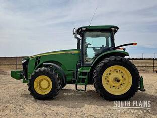2013 John Deere 8235R