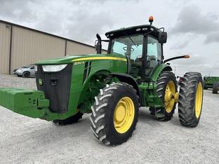 2013 John Deere 8260R