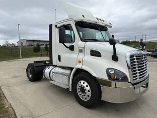 2017 Freightliner CASCADIA 113